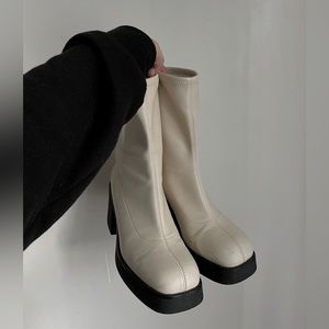 Retro White Platform Heeled Boots